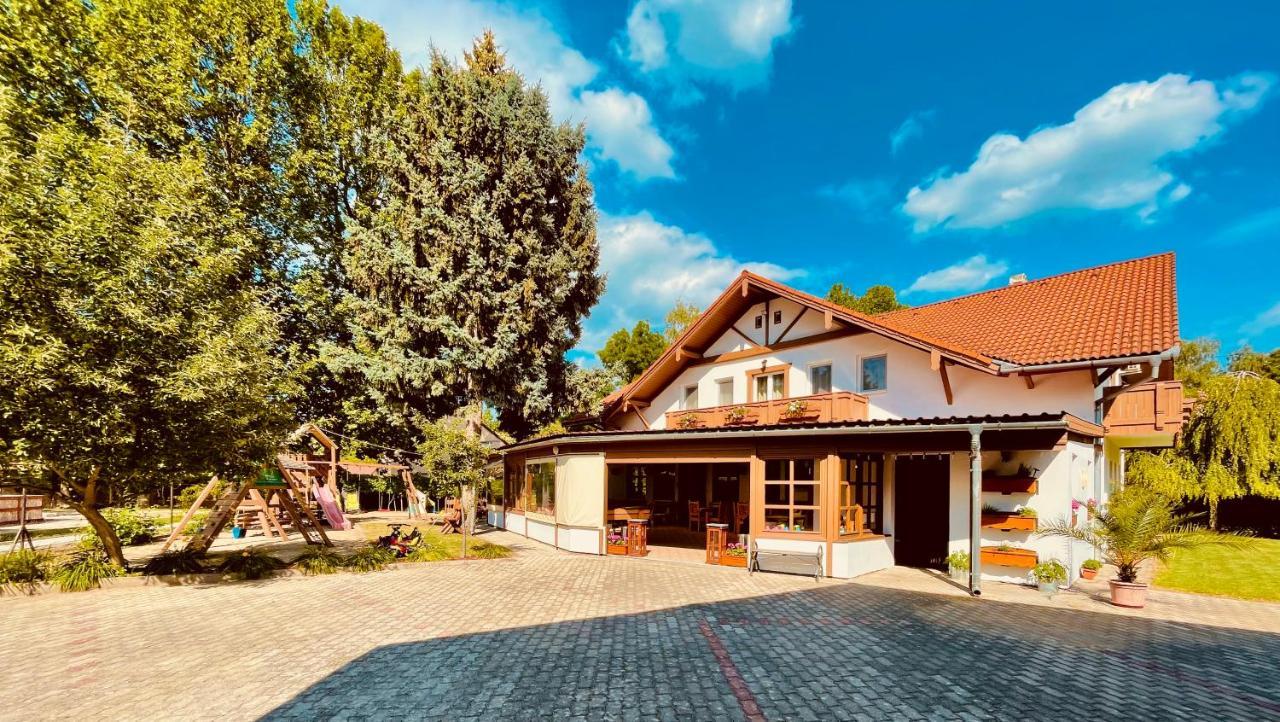 Balatonföldvár Sommer Panzio المظهر الخارجي الصورة