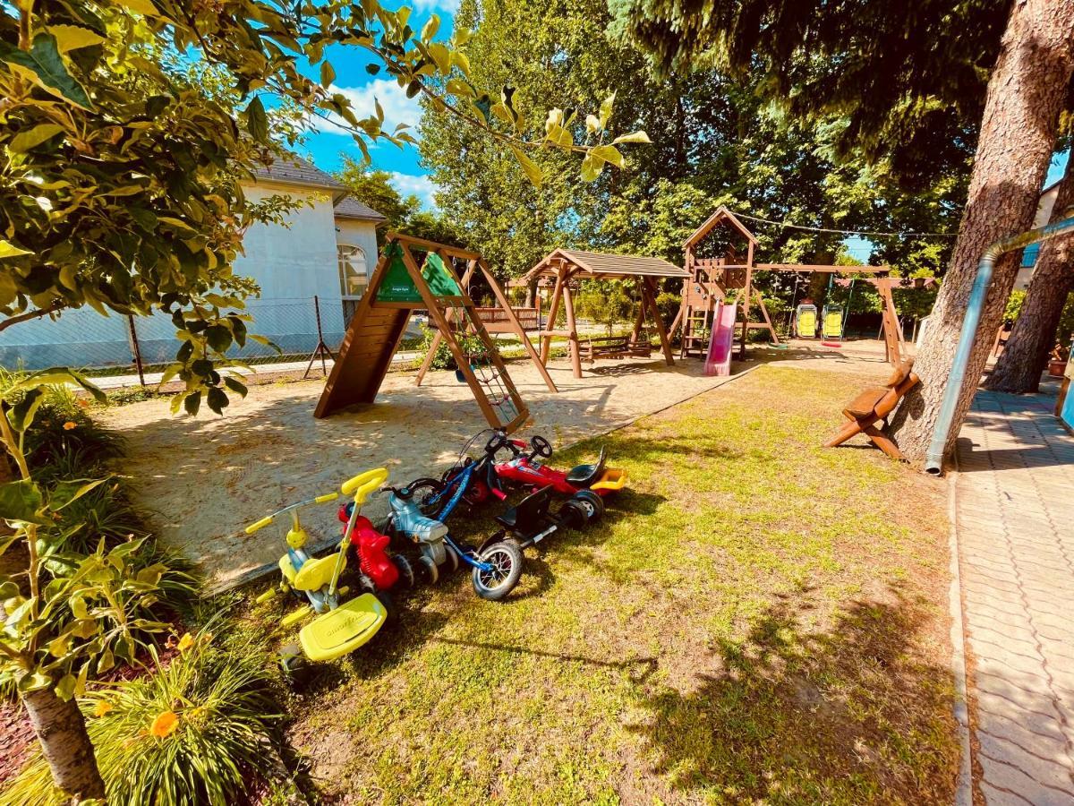 Balatonföldvár Sommer Panzio المظهر الخارجي الصورة